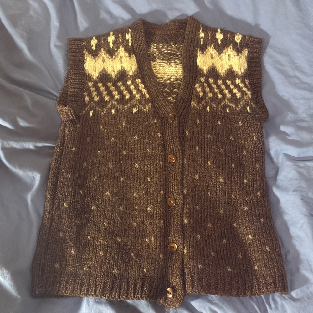 Vintage knitted wool vest